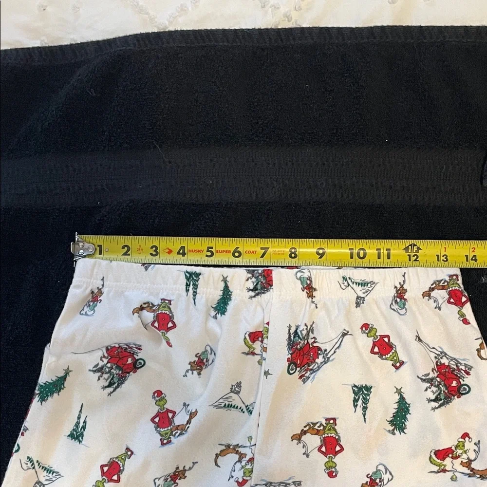 Festive Cream Pajama Set with Grinch print nwot